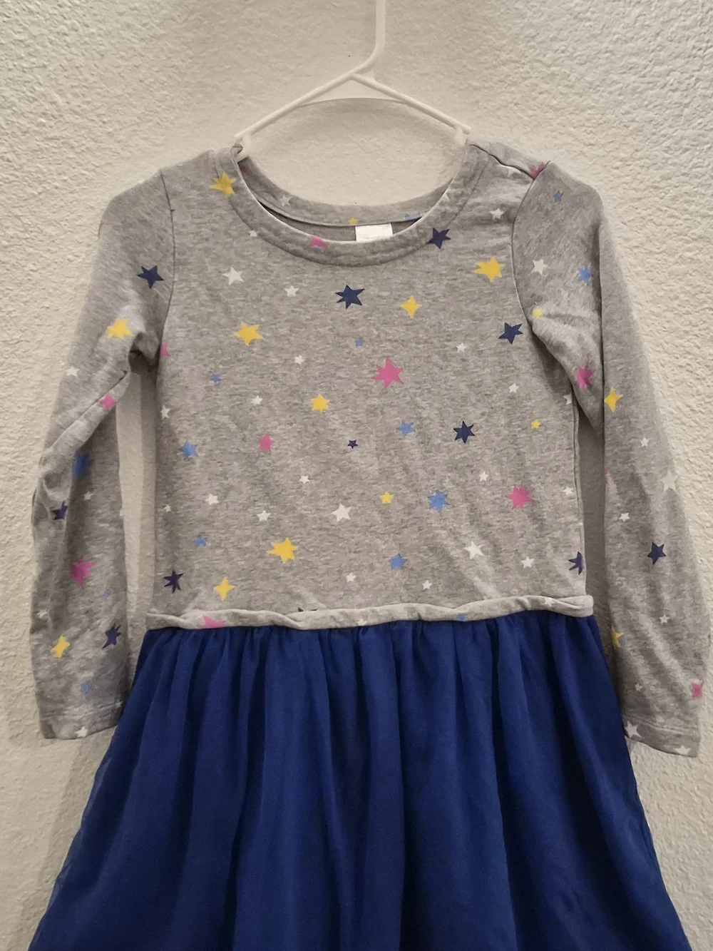 Hanna Andersson Gray Long-Sleeve Star Print Top with Blue Skirt 140cm